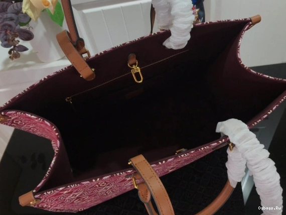 1854 SINCE ONTHEGO LOUIS VUITTON GM 0202